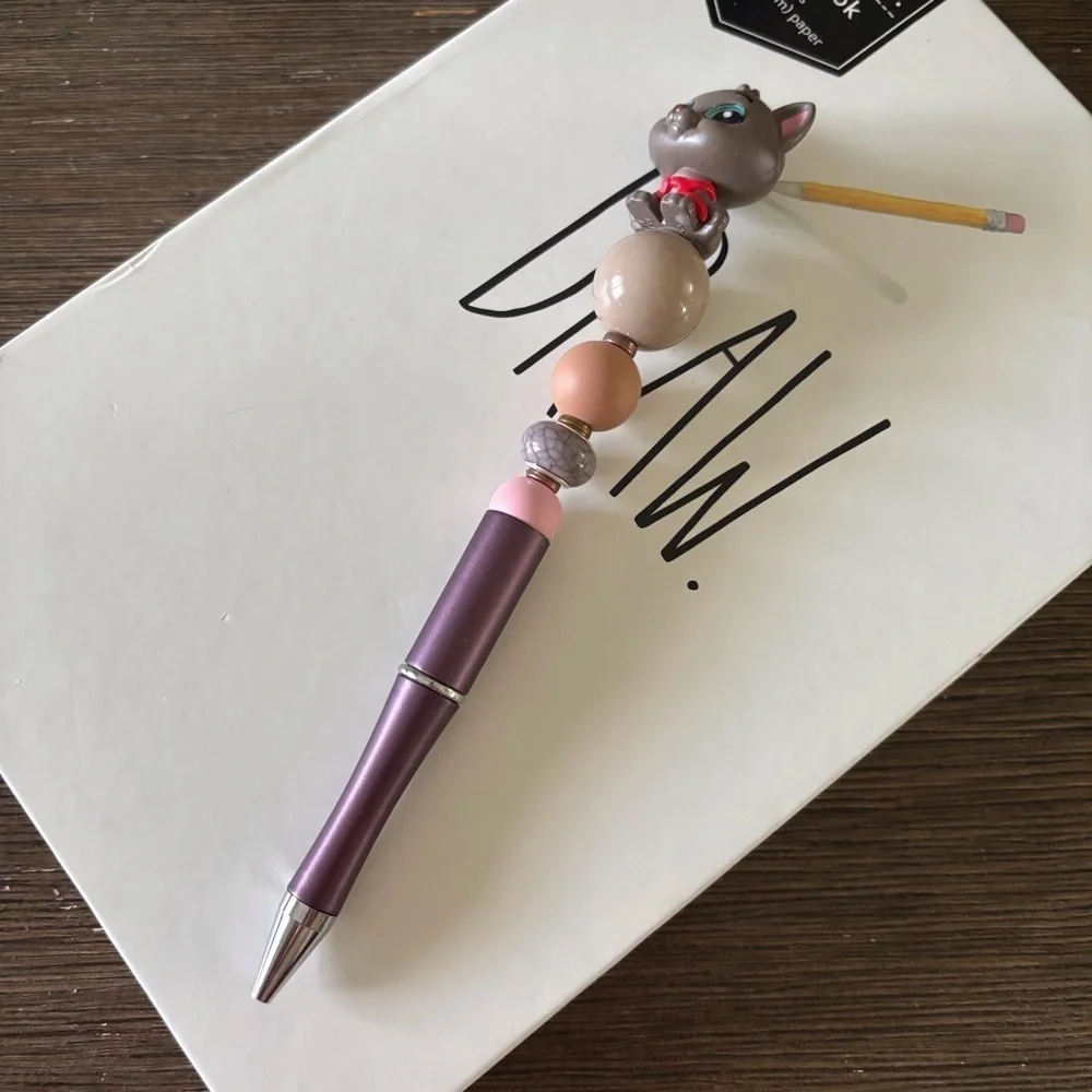 Disney Doorables: Aristocats: Berlioz handmade beaded pen